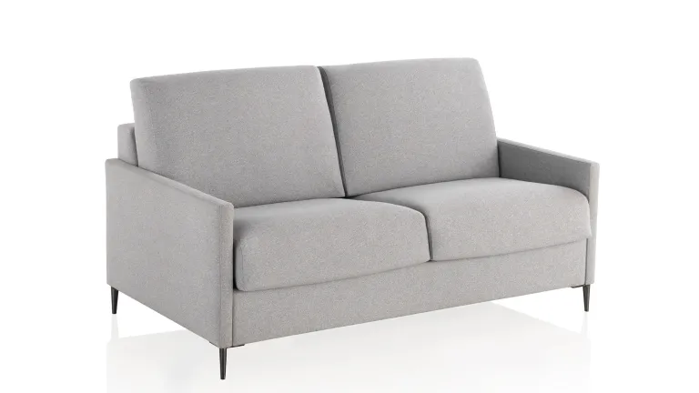 Avec un accoudoir réduit de 5 cm pour nous adapter aux problèmes d'espace.