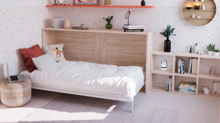 Conçu pour faciliter l'accès dans la pièce avec une fonction bureau.