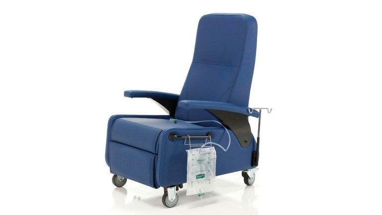 Le fauteuil est équipé d'un mécanisme de relaxation manuelle standard à 3 positions.