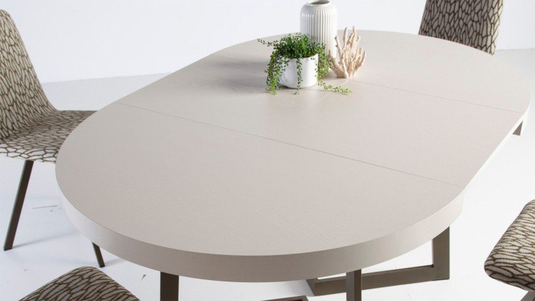 Table ronde extensible avec multiples finitions