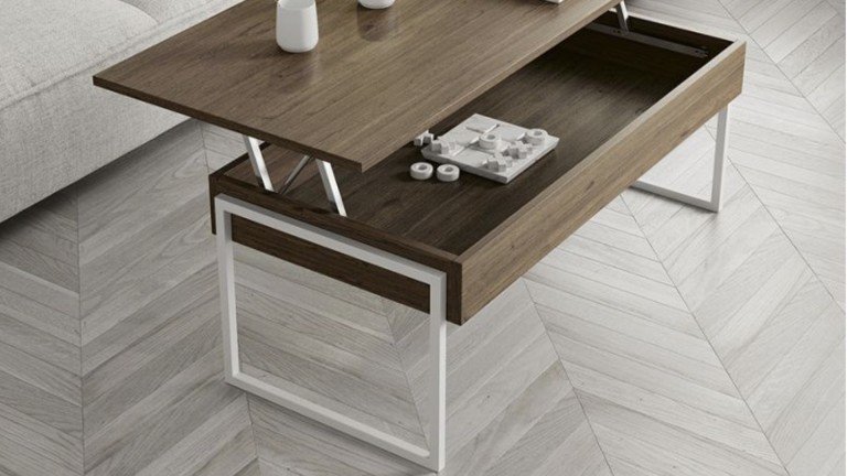 Table basse relevable en bois massif