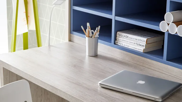 Lit superposé en bois avec bureau à un prix avantageux