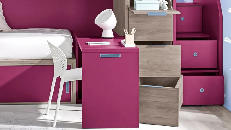 Lit superposé en bois avec bureau coulissant et dressing à un prix avantageux