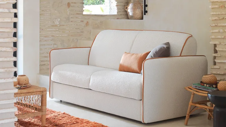 Avec un matelas de 18 cm pour un confort optimal