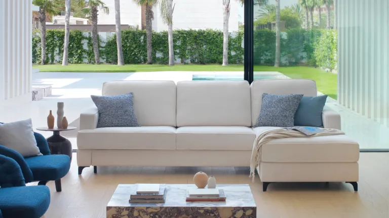 Avec un matelas de 15 cm pour un confort optimal