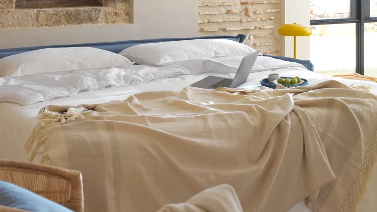 Avec un matelas de 18 cm pour un confort optimal