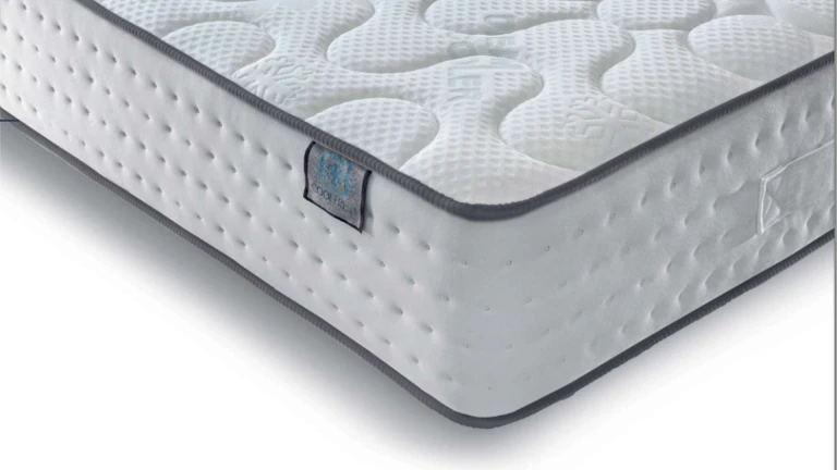 Matelas COOL FRESH thermorégulé 2 faces, soutien ressorts ensachés